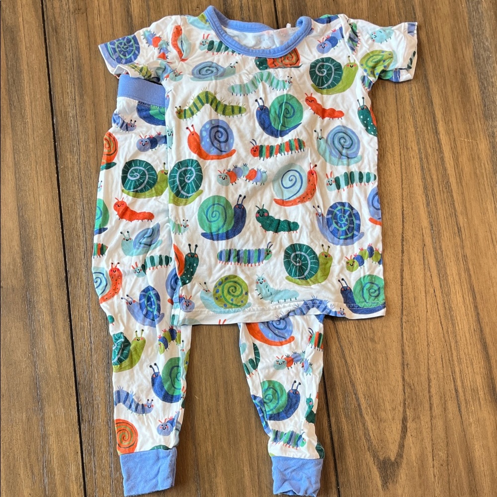 Little Sleepies Inchin’ Along short sleeve pajama set 18-24m